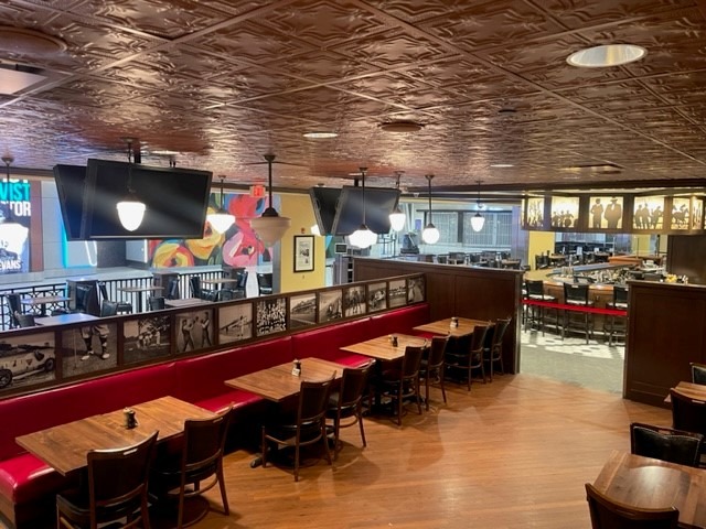 Indianapolis International Airport Harry & Izzy’s