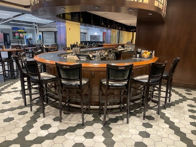 Indianapolis International Airport Harry & Izzy’s